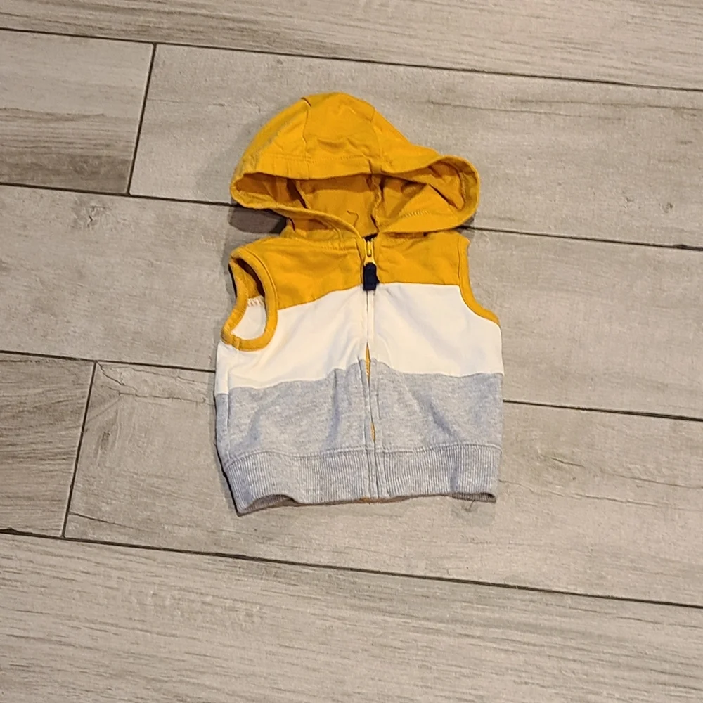 🍦Carters baby striped Colorblock vest🍉
